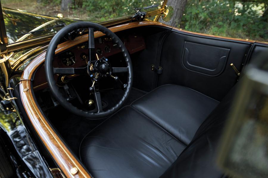 Интерьер Rolls-Royce Phantom I Riviera Town Brougham by Brewster 1929 года  (фото 1 из 48)